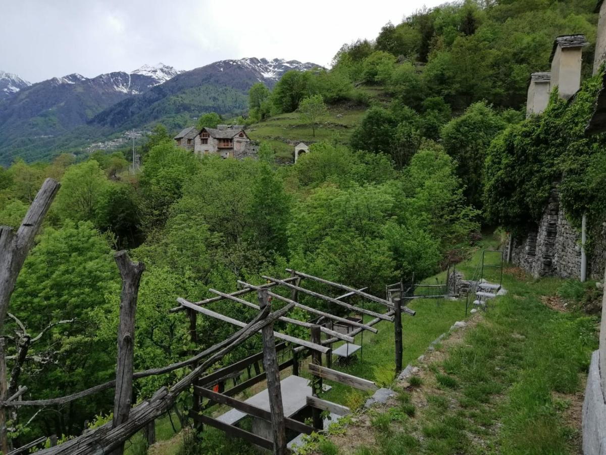 Casa Vacanze La Carbunera Domodossola Exterior foto