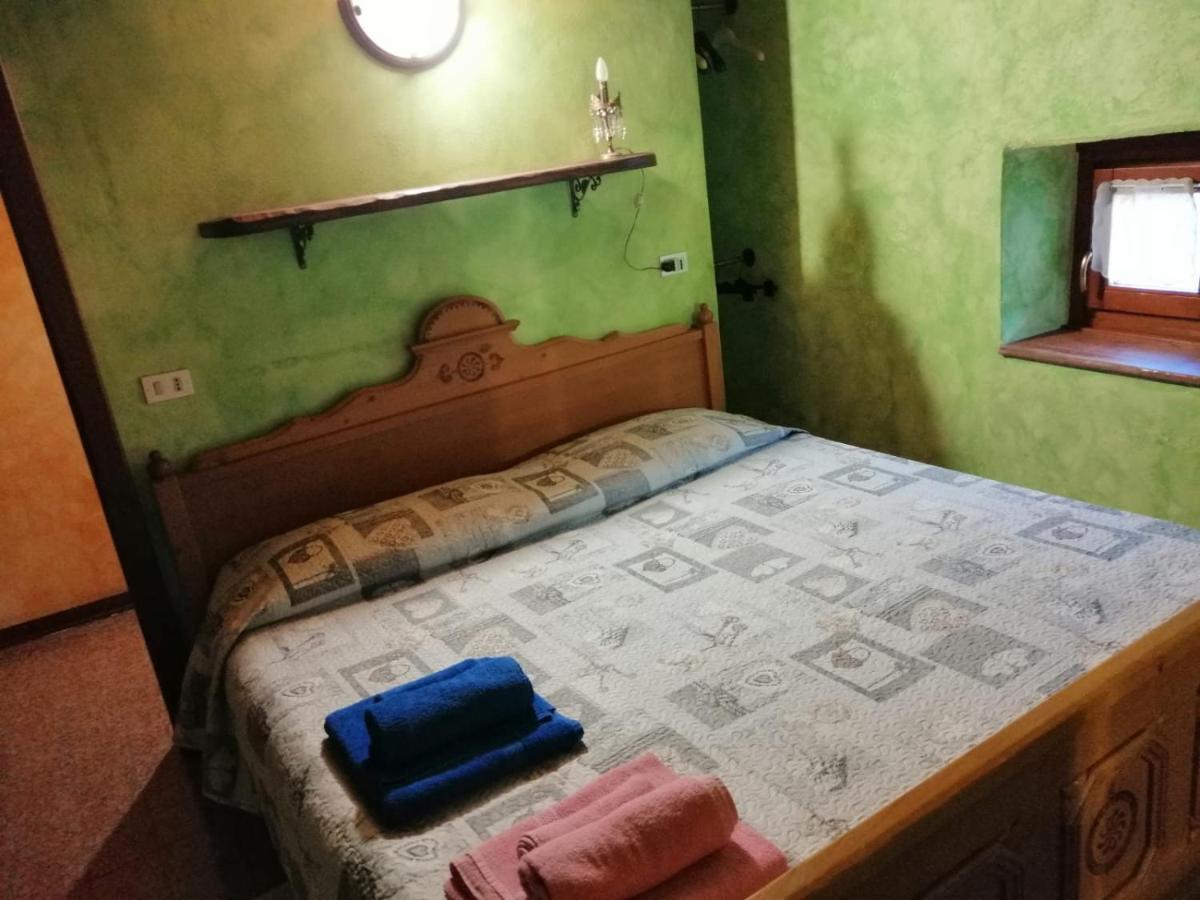 Casa Vacanze La Carbunera Domodossola Exterior foto